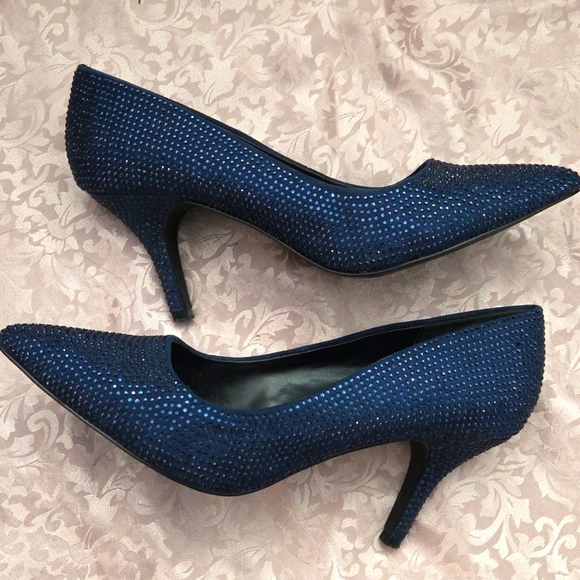 Le Chateau Rinestone Emblished Heel Pump Classic Deep Navy Blue Sz 7US Shoe - Picture 10 of 10